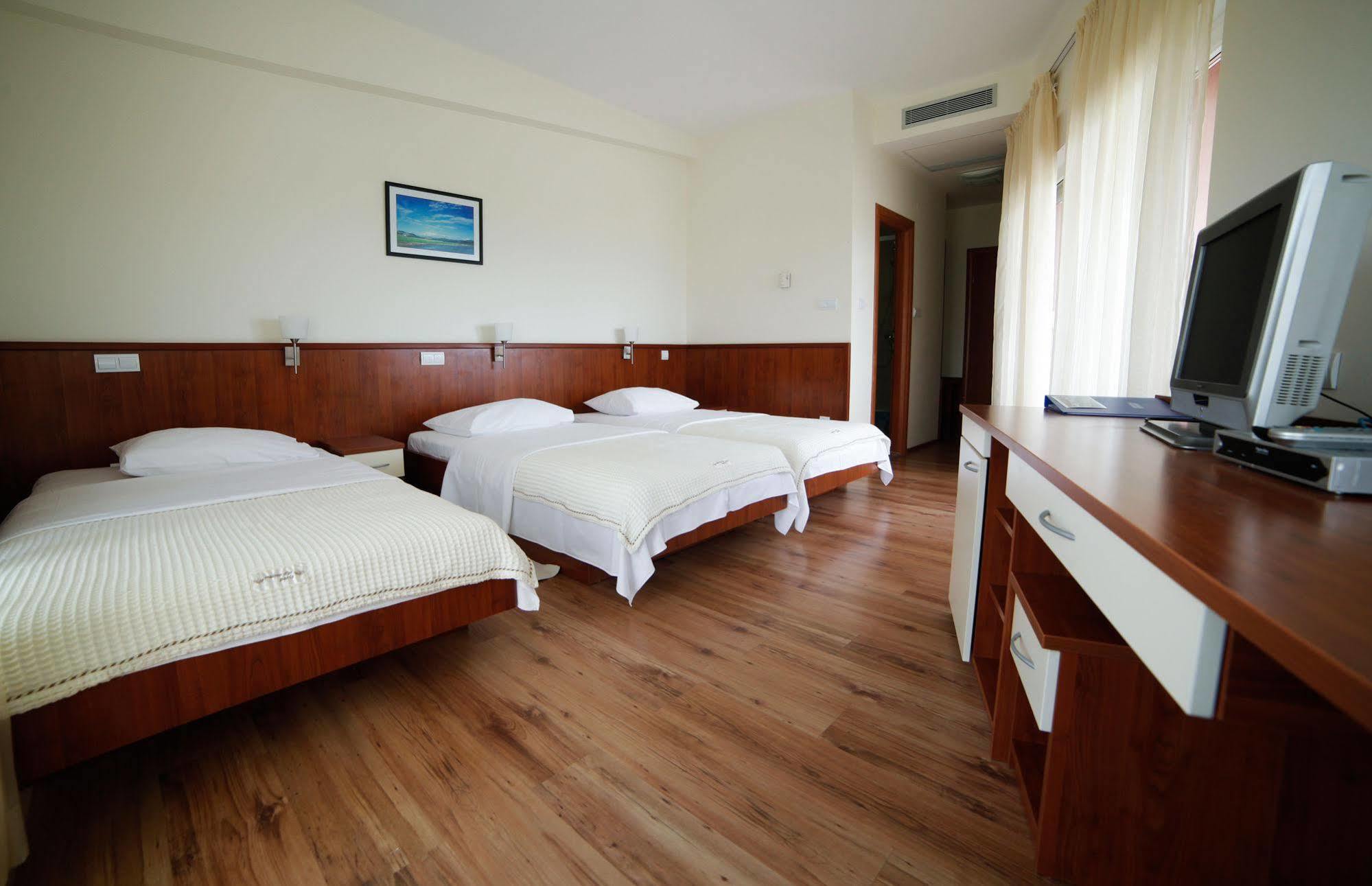 Hotel Merlot Opuzen  외부 사진